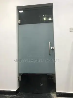 Frameless Swing Door