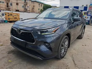 Toyota Highlander Platinum 2022 Gray