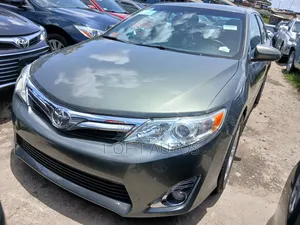 Toyota Camry LE 4dr Sedan w/Prod. End 11/13 (2.5L 4cyl 6A) 2014 Green