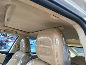 Toyota Avalon Limited 4dr Sedan (3.5L 6cyl 6A) 2014 Gold