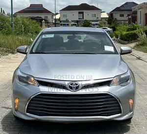 Toyota Avalon XLE Premium FWD Sedan (3.6L 6cyl 6A) 2016 Silver