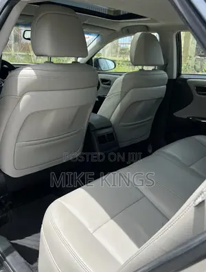 Toyota Avalon XLE Premium FWD Sedan (3.6L 6cyl 6A) 2016 Silver