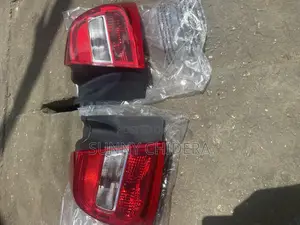 Gla 250 Tail Light Set Brand New Direct