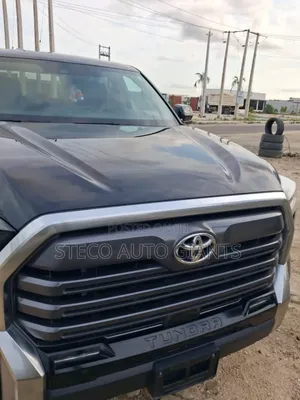 Toyota Tundra 2022 Black
