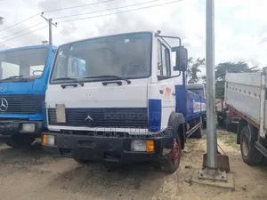 Mercedes Truck 814 Long Chassis