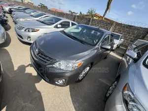 Toyota Corolla LE 4dr Sedan (1.8L 4cyl 4A) 2012 Gray