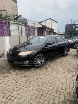 Toyota Camry SE 4dr Sedan (2.5L 4cyl 6A) 2014 Black