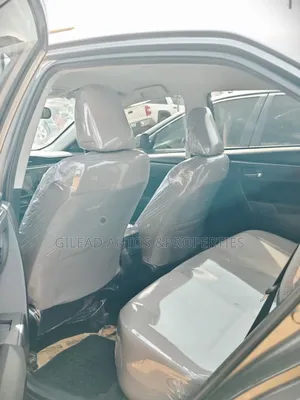 Toyota Corolla LE 4dr Sedan (1.8L 4cyl CVT) 2017