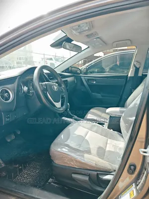 Toyota Corolla LE 4dr Sedan (1.8L 4cyl CVT) 2017