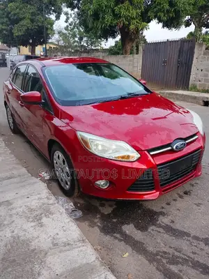 Ford Focus SE Sedan FWD (2.0L 4cyl 5M) 2012 Red