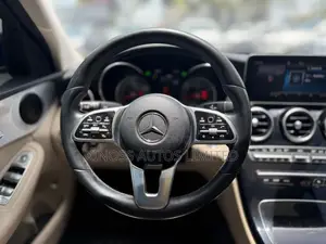 Mercedes-Benz C300 2020 Blue