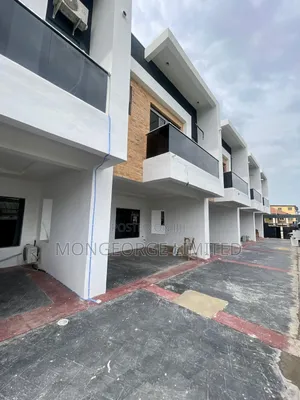 4bdrm Townhouse/Terrace in Ologolo for sale