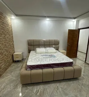Queen's Bedframe