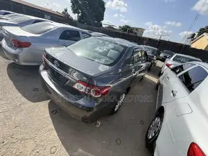 Toyota Corolla LE 4dr Sedan (1.8L 4cyl 4A) 2012 Gray