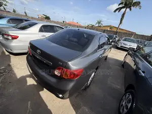 Toyota Corolla LE 4dr Sedan (1.8L 4cyl 4A) 2010 Gray