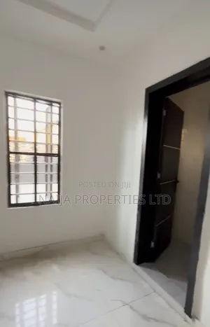 2bdrm Apartment in Igboefon for rent