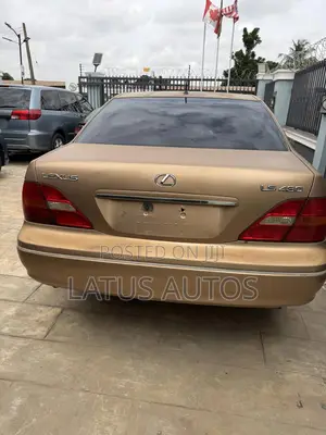 Lexus LS 430 2003 Gold