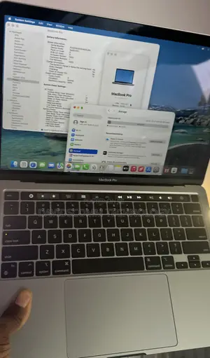 Laptop Apple MacBook Pro 2022 M2 16GB Apple M2 SSD 512GB