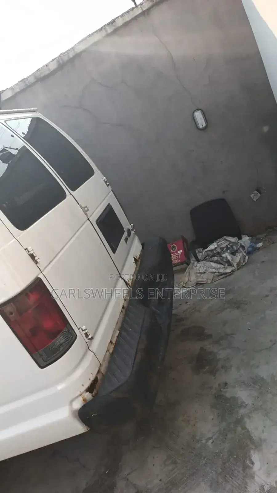 Ford Excursion 2010 White