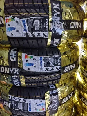 215/60r16 Onyx Tyre