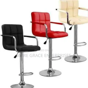 Armed Bar Stool