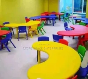 Children's Moon Table and 6 Chairs