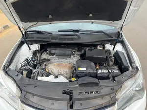 Toyota Camry SE 4dr Sedan (2.5L 4cyl 6A) 2016 White