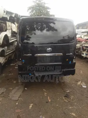 Toyota HiAce 2012 Black
