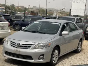 Toyota Corolla LE 4dr Sedan (1.8L 4cyl 4A) 2013 Silver