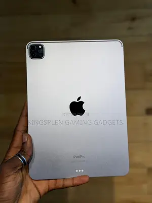 Apple iPad Pro (2022) 128 GB Gray