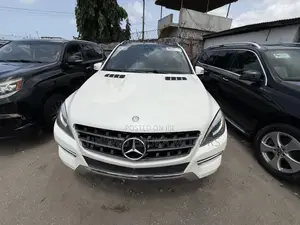 Mercedes-Benz M Class ML350 4MATIC 4dr SUV AWD (3.5L 6cyl 7A) 2014 White