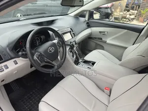Toyota Venza Limited 4dr Wagon (3.5L 6cyl 6A) 2014 Gray