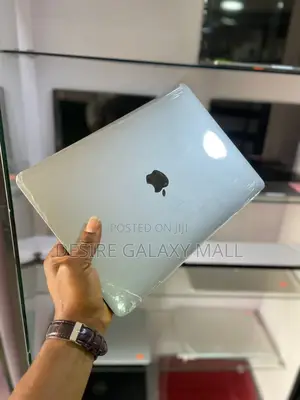 New Laptop Apple MacBook Pro 2019 16GB Apple M1 Max SSD 250GB