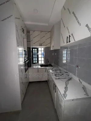 2bdrm Block of Flats in Richie Garden, Akala Express for rent