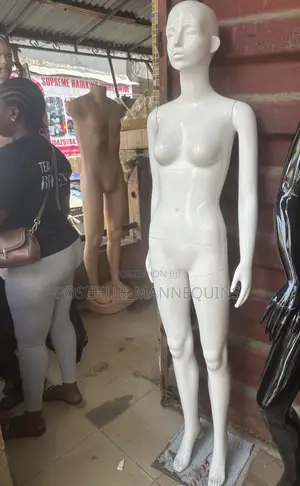 Size 8 White Woman With Face Mannequin