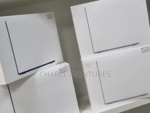 New Laptop Apple MacBook Air 2025 M4 13-inch 16GB Apple M4 SSD 256GB