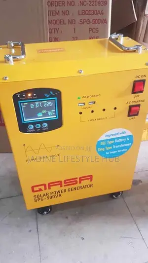 Qasa Solar Generator - With Battery