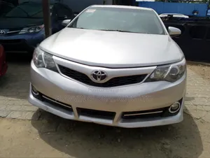 Toyota Camry SE V6 4dr Sedan (3.5L 6cyl 6A) 2012 Silver