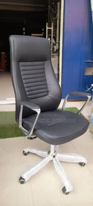 Executive Swivel Office Chair