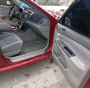 Toyota Camry XLE V6 4dr Sedan (3.0L 6cyl 5A) 2005 Red