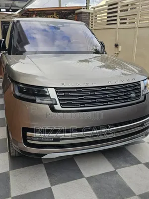 Land Rover Range Rover Vogue 2025 Gold