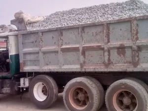 Oriental Iron Chippings and Granite for Passive Construction