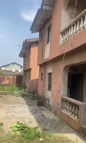 3bdrm Block of Flats in Egbe / Ikotun/Igando for sale