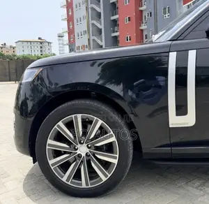 Land Rover Range Rover Vogue 2023 Black