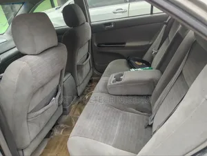Toyota Camry LE 4dr Sedan (2.4L 4cyl 5A) 2005 Silver