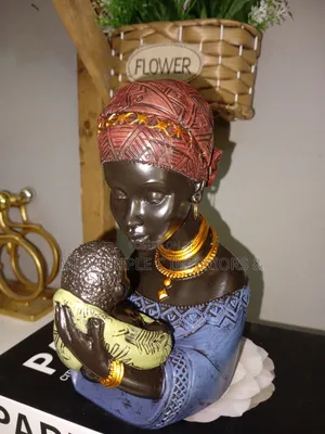 Figurine Decor