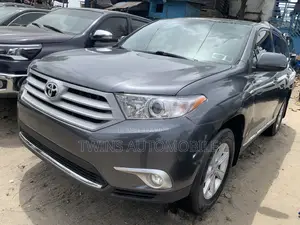 Toyota Highlander Limited 2012 Gray