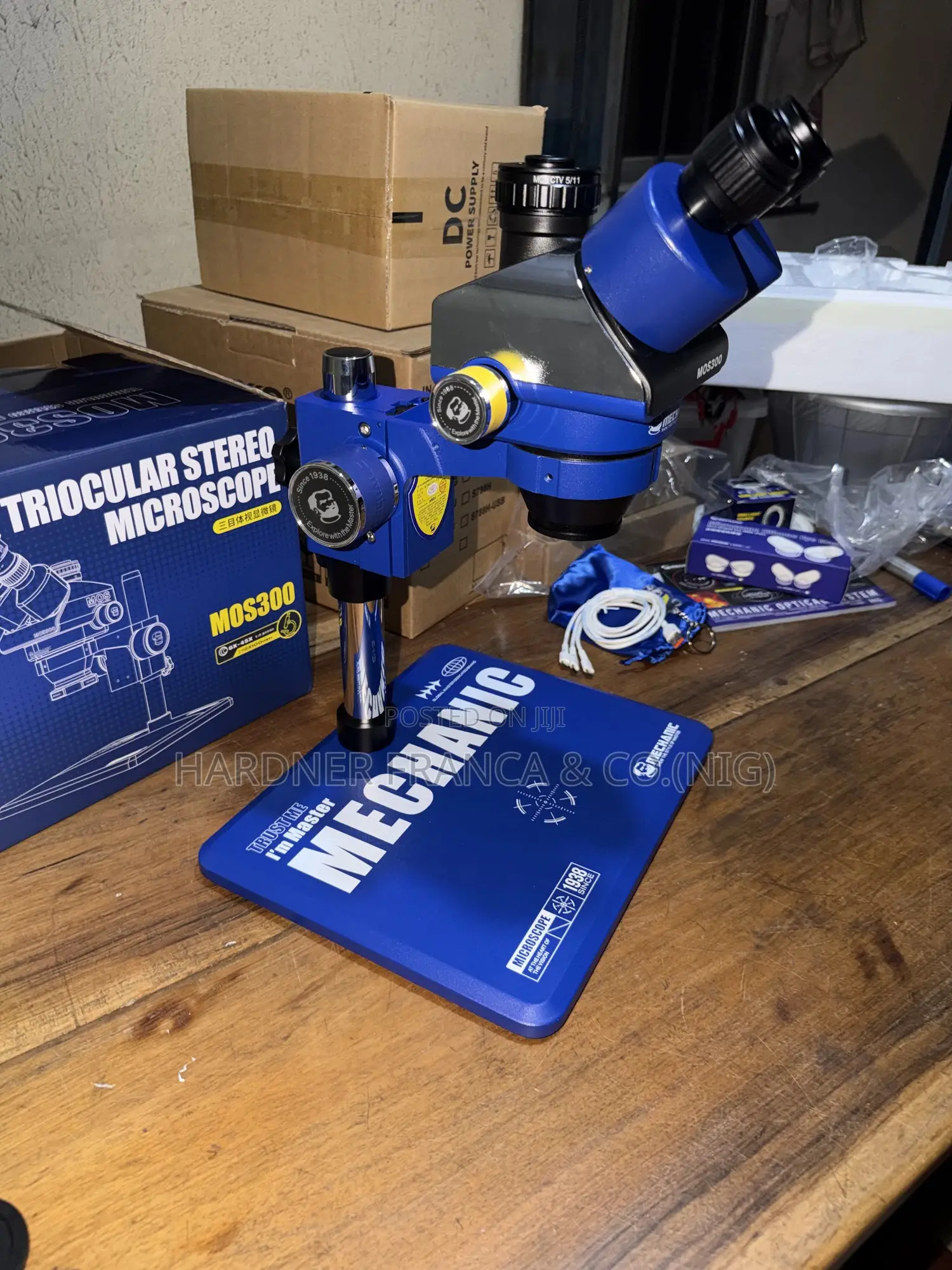 Trinocular Microscope