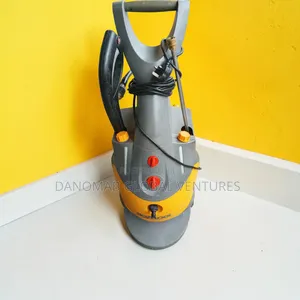 Hozelock Heavy-Duty High Pressure Washer With Twin Soap Container