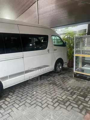 Hummer 3 Toyota Hiace Bus for Hire